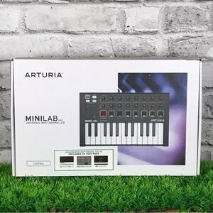 Arturia MiniLab MKII MIDI Controller Black & White
